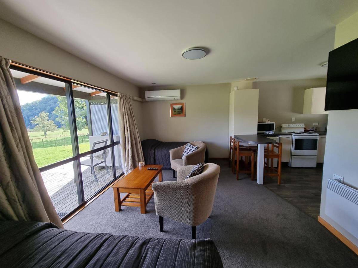 Lewis Pass Motels Springs Junction Экстерьер фото